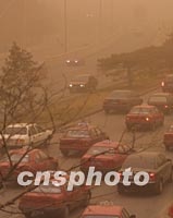 新疆哈密沙塵暴影響北京，環保部門加強源頭治理與預警